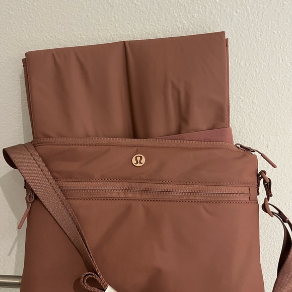Lululemon Diaper Bag Pouch and Changing Pad - Picture 2 of 2